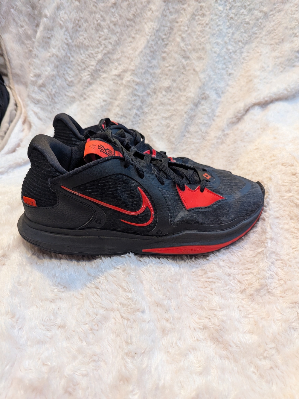 Nike Black and Red Men's Athletic Sneakers